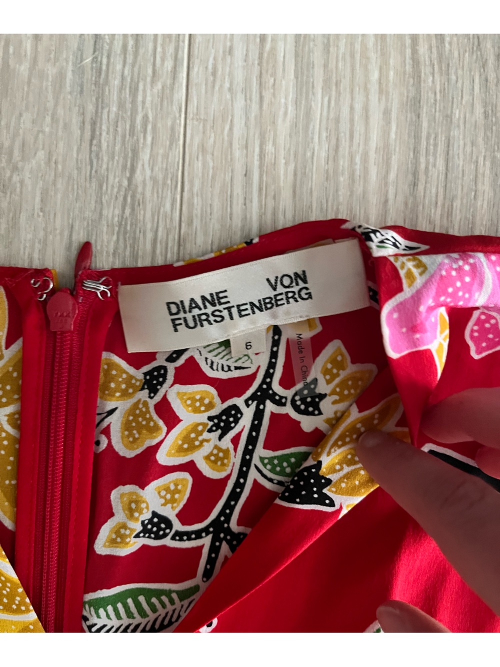 Diane Von Furstenberg Women’s Red Floral Jumpsuit Pink & Yellow Accents Silk 6 - Picture 3 of 6